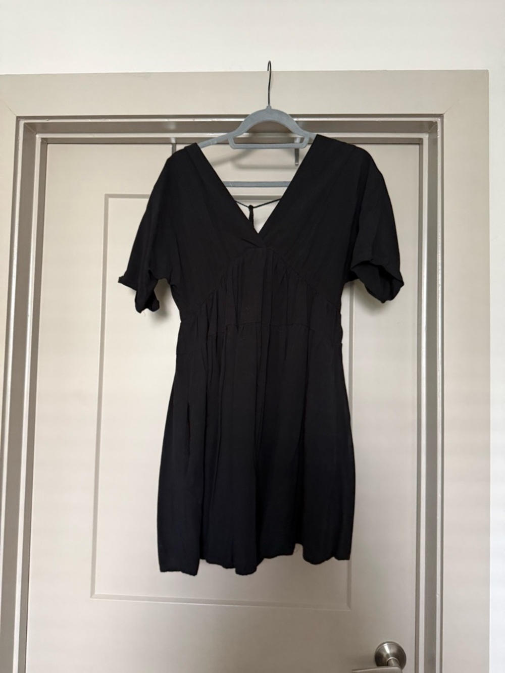 Black V-Neck Short Sleeve Dress